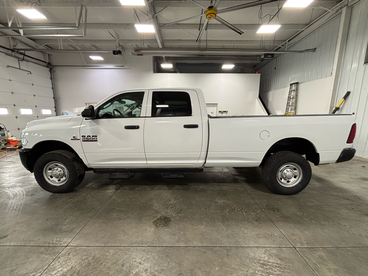 RAM 2500 4WD Crew Cab 169" Tradesman 2016 RAM 2500 4WD Crew Cab 169" Tradesman 2016