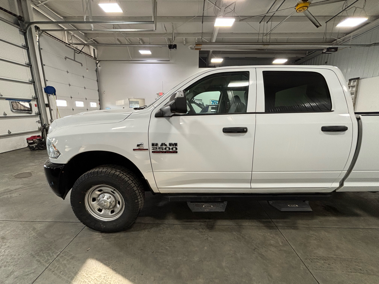 RAM 2500 4WD Crew Cab 169" Tradesman 2016 RAM 2500 4WD Crew Cab 169" Tradesman 2016