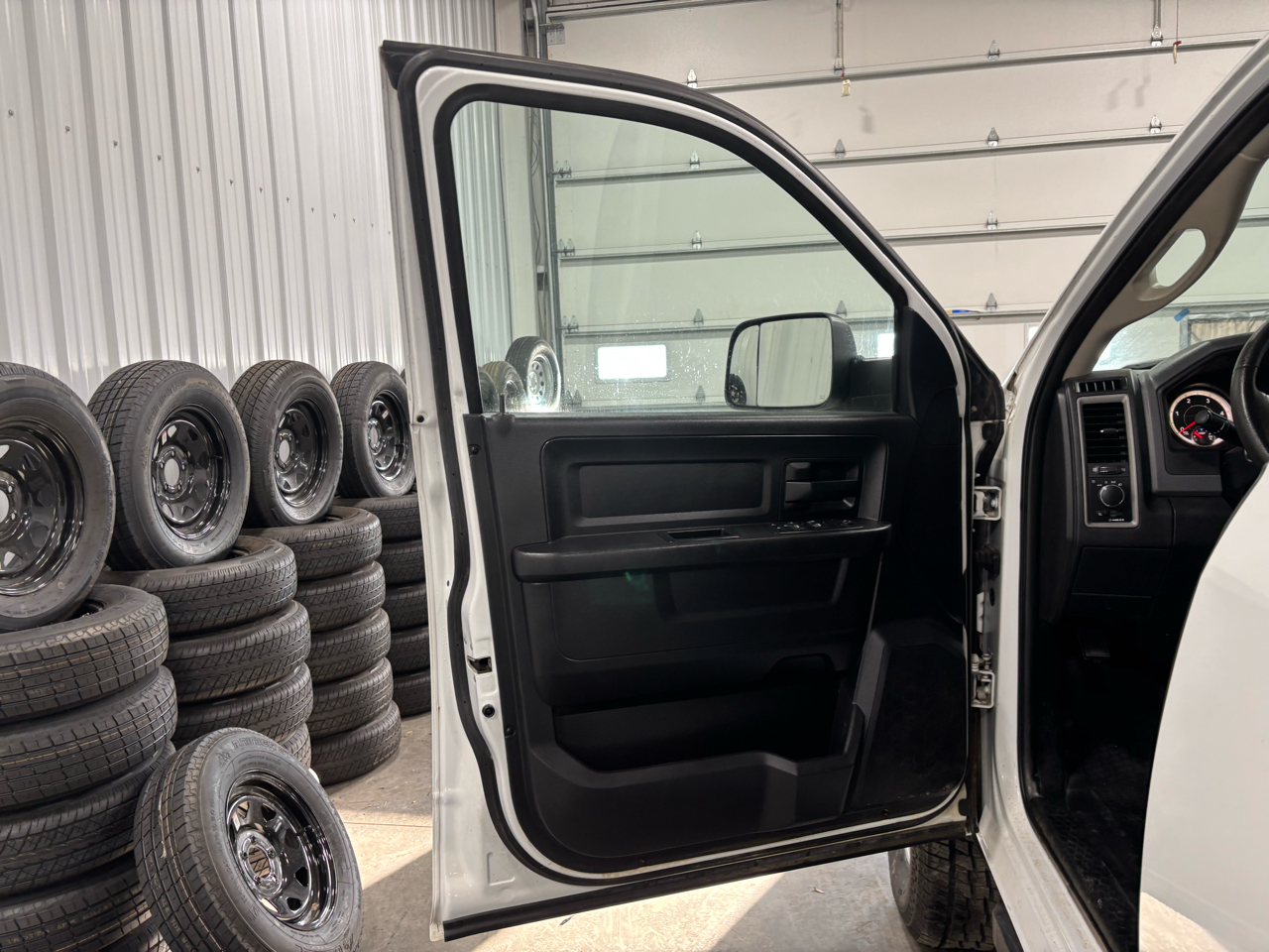 RAM 2500 4WD Crew Cab 169" Tradesman 2016 RAM 2500 4WD Crew Cab 169" Tradesman 2016