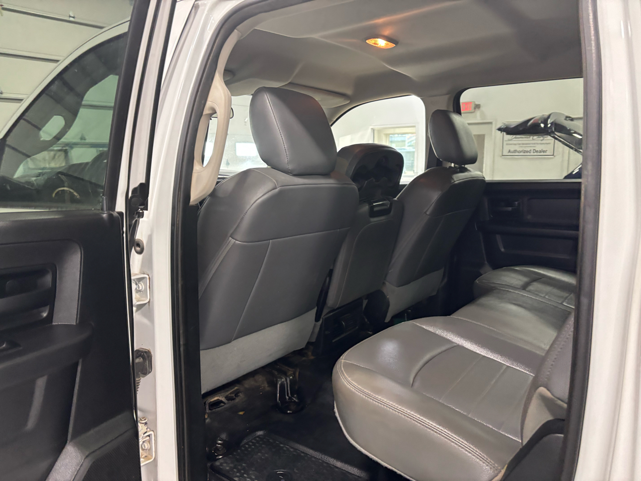 RAM 2500 4WD Crew Cab 169" Tradesman 2016 RAM 2500 4WD Crew Cab 169" Tradesman 2016