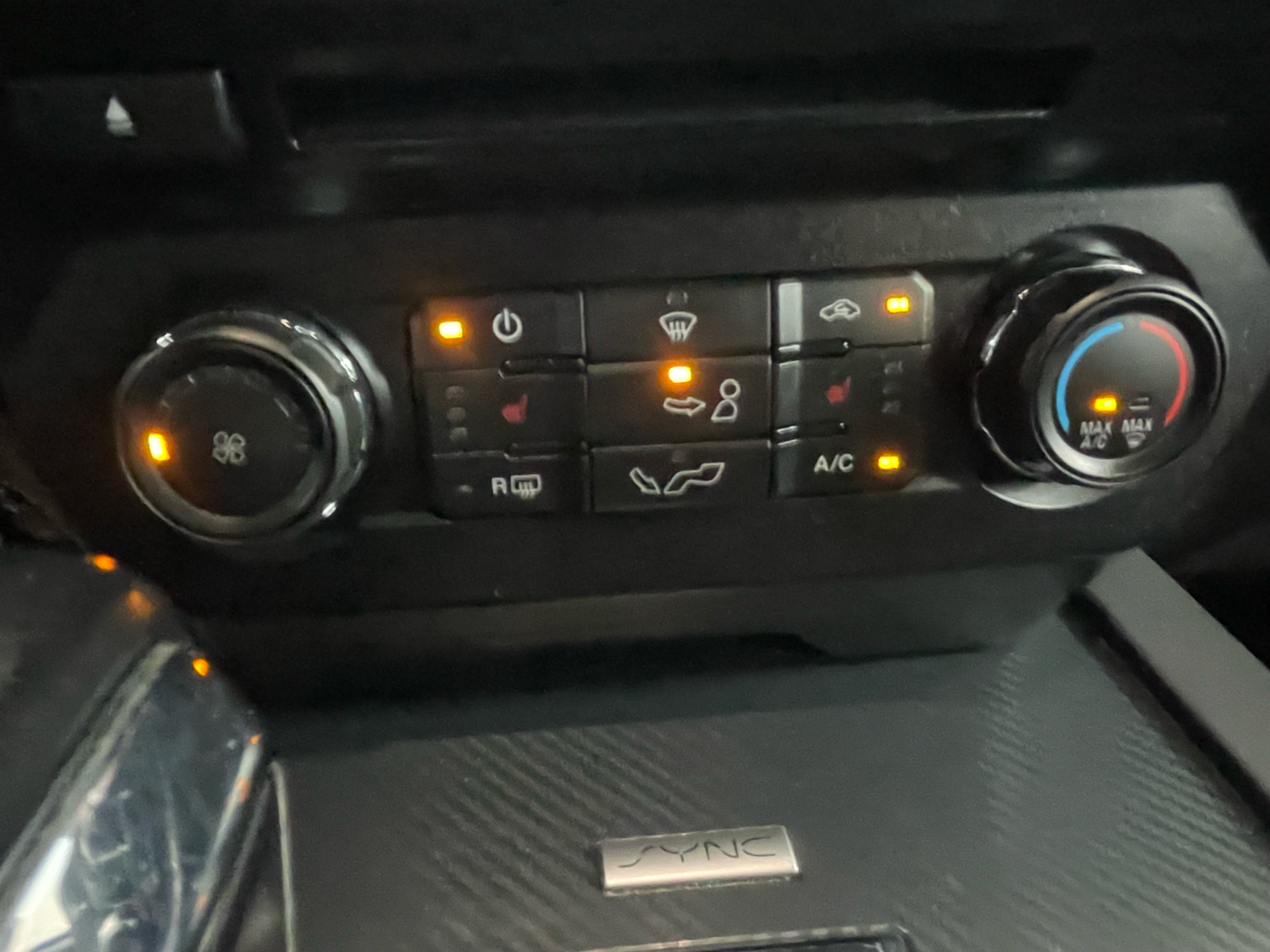 Ford F-150 XLT 4WD SuperCrew 5.5' Box 2018 Ford F-150 XLT 4WD SuperCrew 5.5' Box 2018