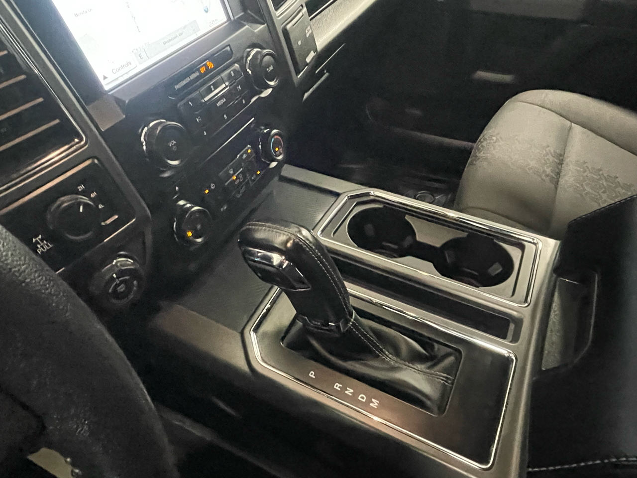 Ford F-150 XLT 4WD SuperCrew 5.5' Box 2018 Ford F-150 XLT 4WD SuperCrew 5.5' Box 2018