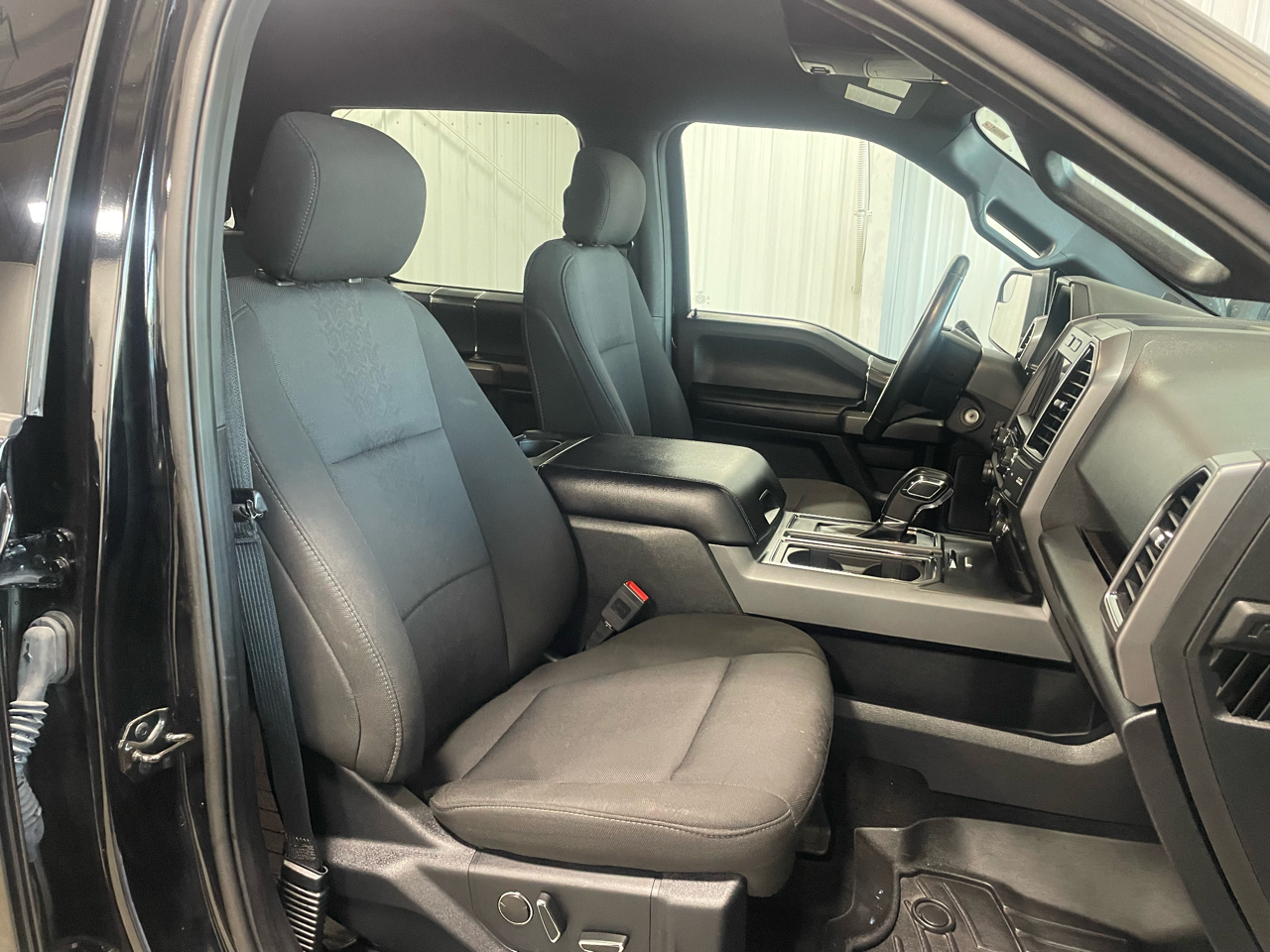 Ford F-150 XLT 4WD SuperCrew 5.5' Box 2018 Ford F-150 XLT 4WD SuperCrew 5.5' Box 2018