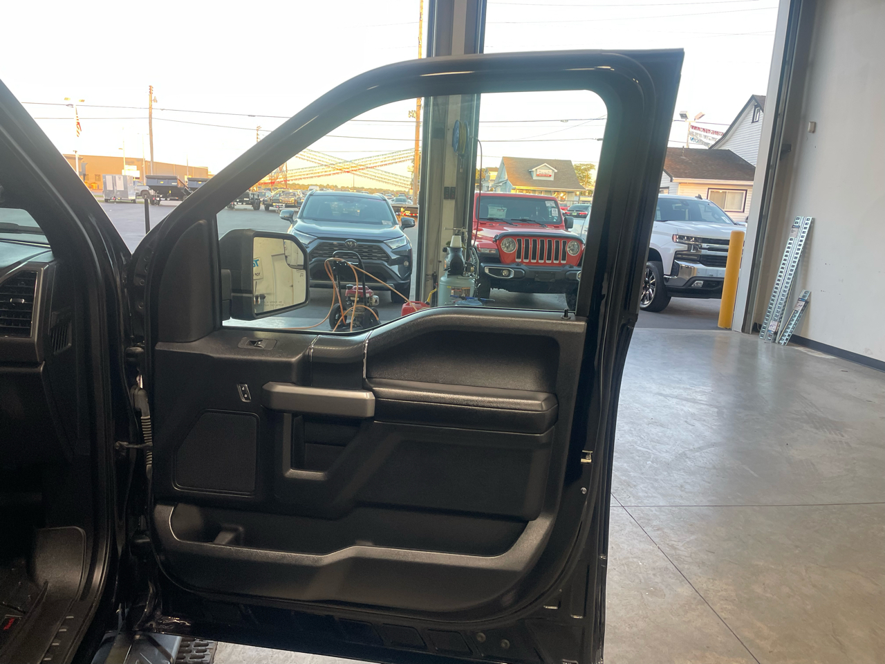 Ford F-150 XLT 4WD SuperCrew 5.5' Box 2018 Ford F-150 XLT 4WD SuperCrew 5.5' Box 2018