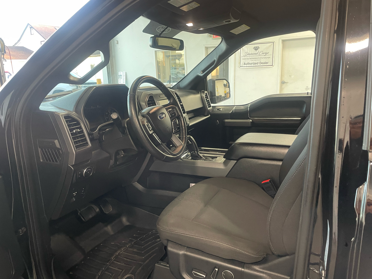 Ford F-150 XLT 4WD SuperCrew 5.5' Box 2018 Ford F-150 XLT 4WD SuperCrew 5.5' Box 2018