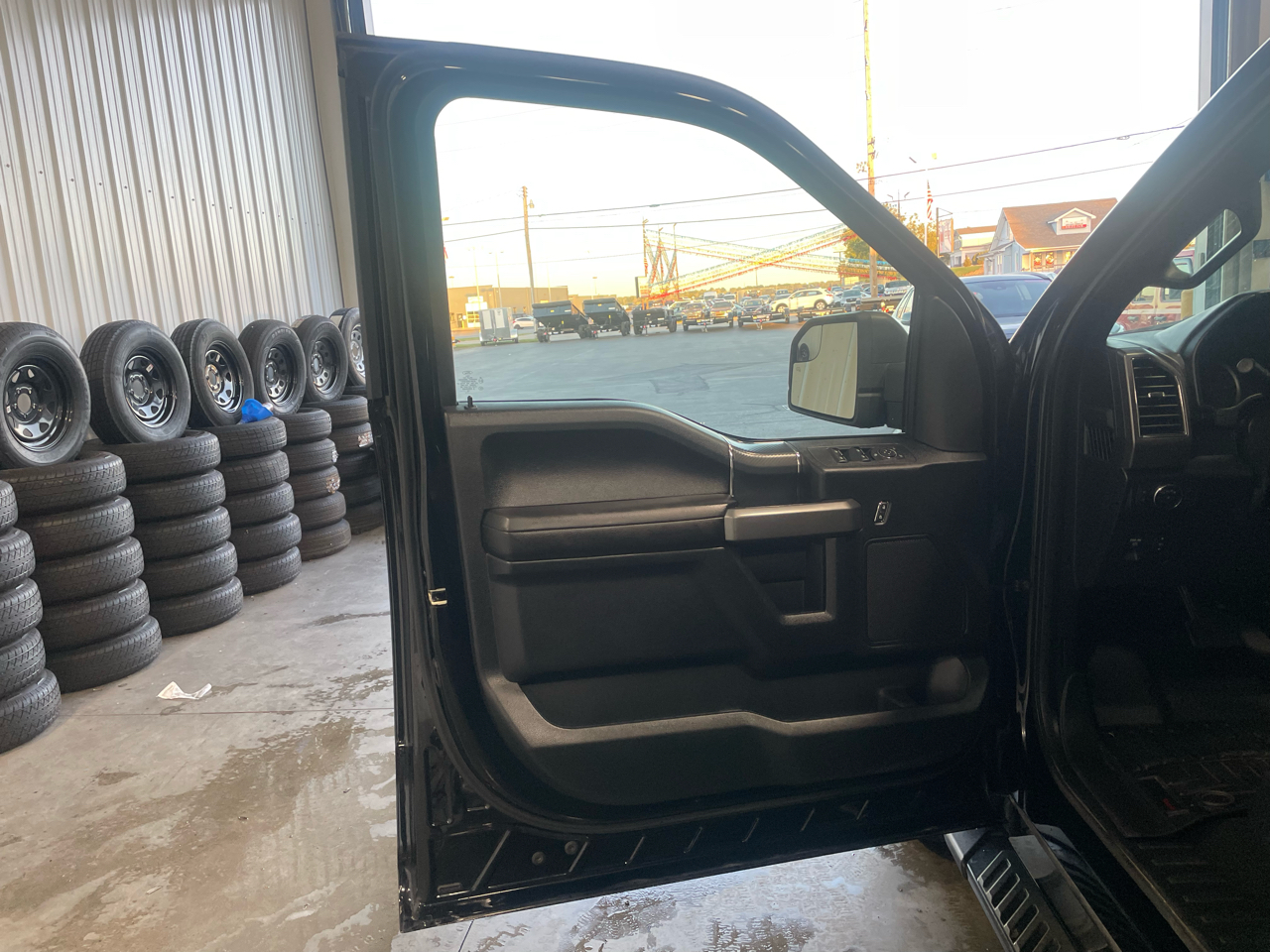 Ford F-150 XLT 4WD SuperCrew 5.5' Box 2018 Ford F-150 XLT 4WD SuperCrew 5.5' Box 2018