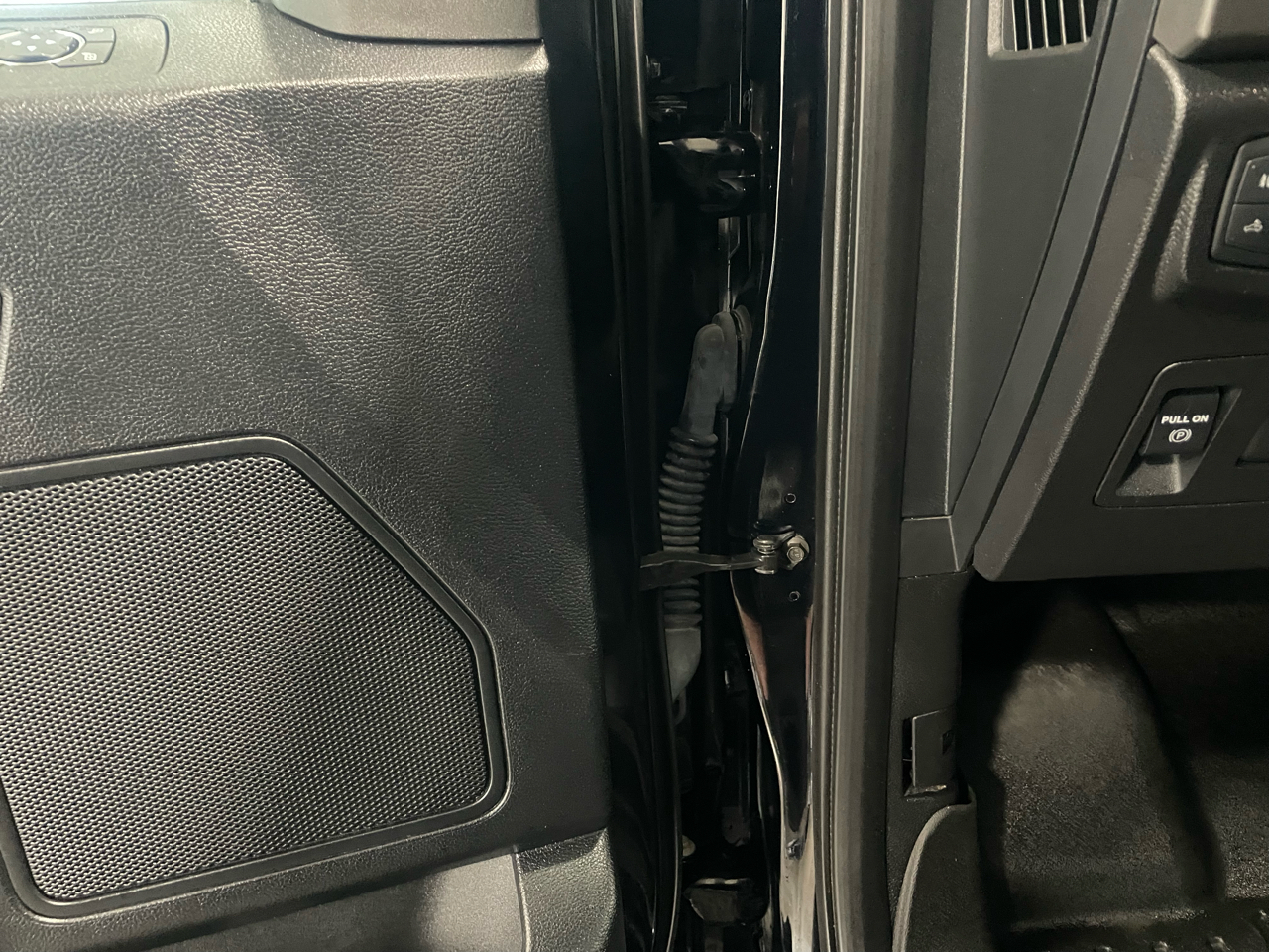 Ford F-150 XLT 4WD SuperCrew 5.5' Box 2018 Ford F-150 XLT 4WD SuperCrew 5.5' Box 2018