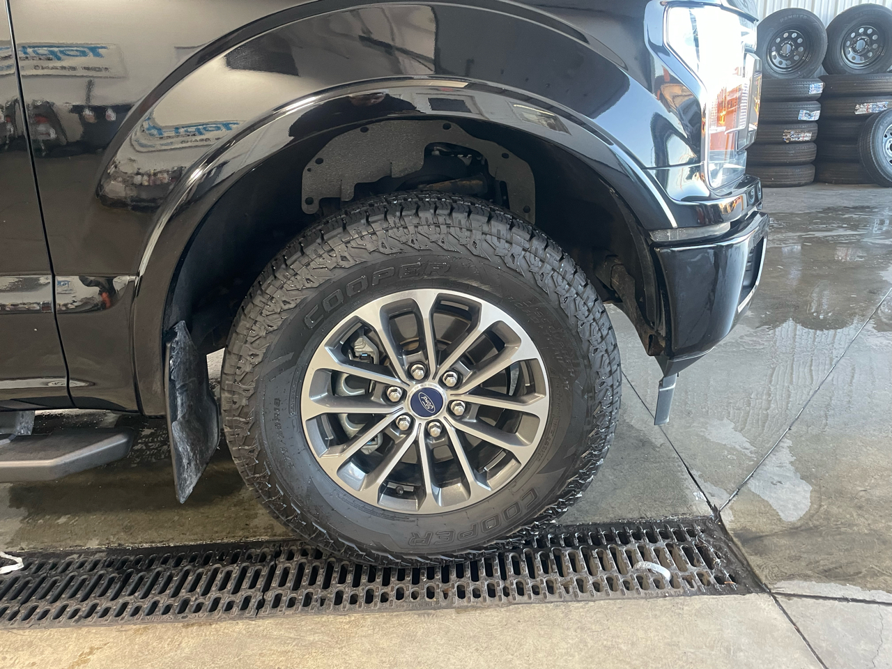 Ford F-150 XLT 4WD SuperCrew 5.5' Box 2018 Ford F-150 XLT 4WD SuperCrew 5.5' Box 2018