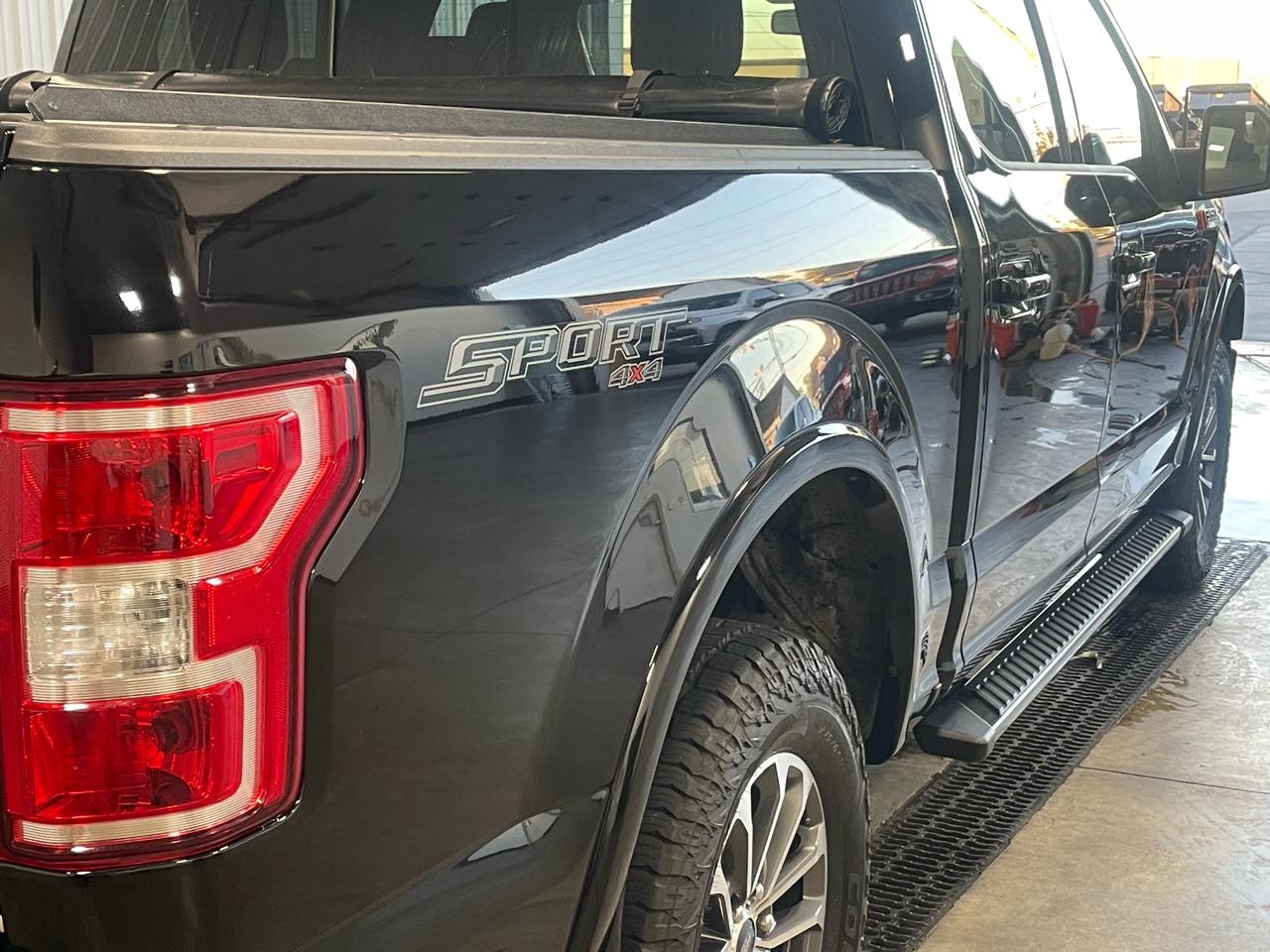 Ford F-150 XLT 4WD SuperCrew 5.5' Box 2018 Ford F-150 XLT 4WD SuperCrew 5.5' Box 2018