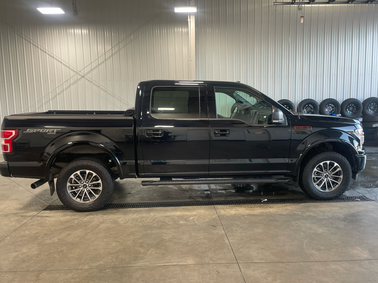Ford F-150 XLT 4WD SuperCrew 5.5' Box 2018 Ford F-150 XLT 4WD SuperCrew 5.5' Box 2018