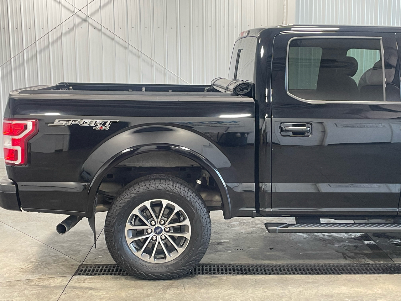 Ford F-150 XLT 4WD SuperCrew 5.5' Box 2018 Ford F-150 XLT 4WD SuperCrew 5.5' Box 2018
