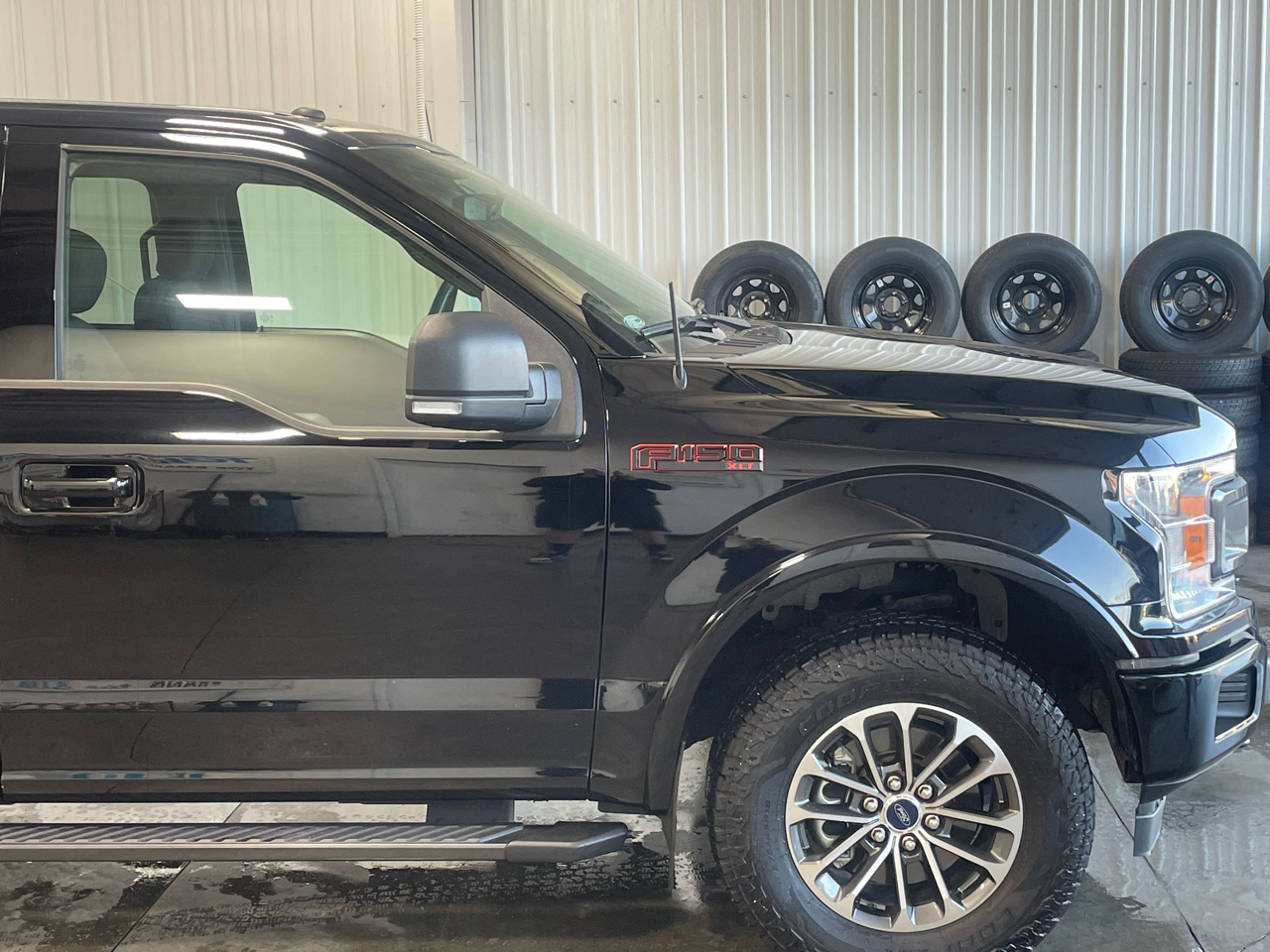 Ford F-150 XLT 4WD SuperCrew 5.5' Box 2018 Ford F-150 XLT 4WD SuperCrew 5.5' Box 2018