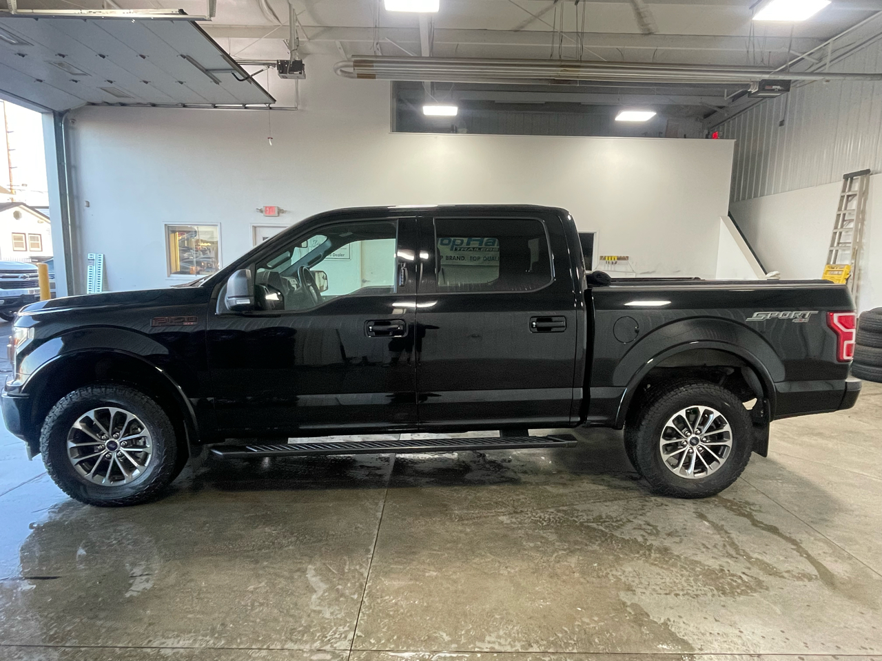 Ford F-150 XLT 4WD SuperCrew 5.5' Box 2018 Ford F-150 XLT 4WD SuperCrew 5.5' Box 2018