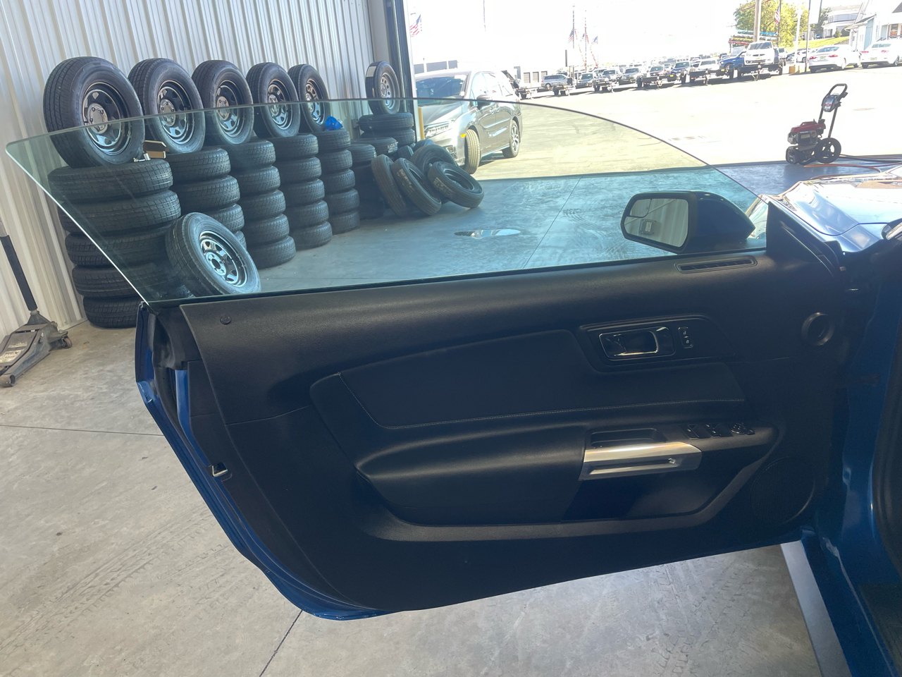 Ford Mustang V6 Convertible 2017 Ford Mustang V6 Convertible 2017