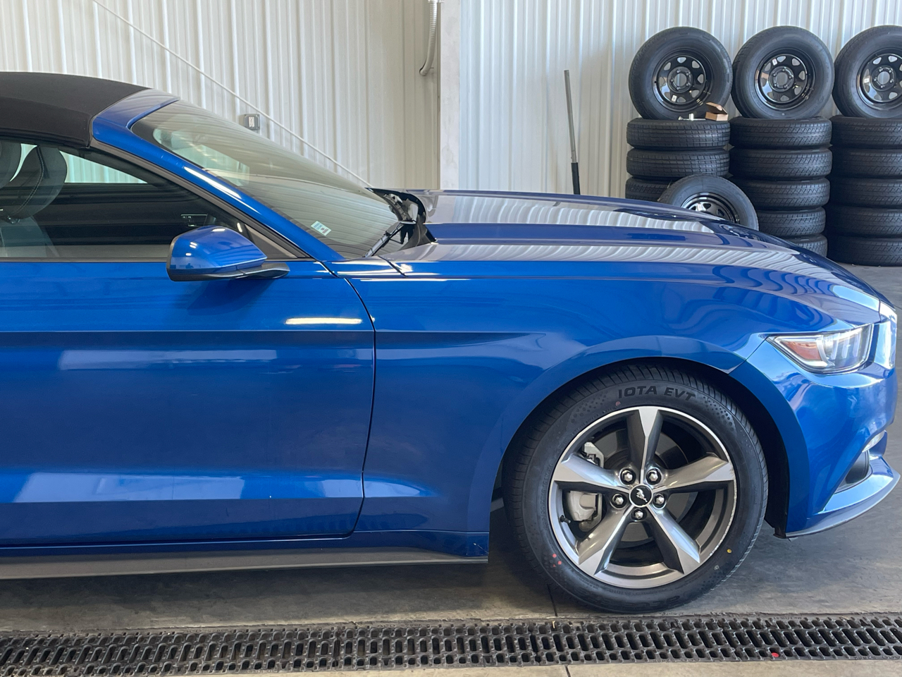 Ford Mustang V6 Convertible 2017 Ford Mustang V6 Convertible 2017