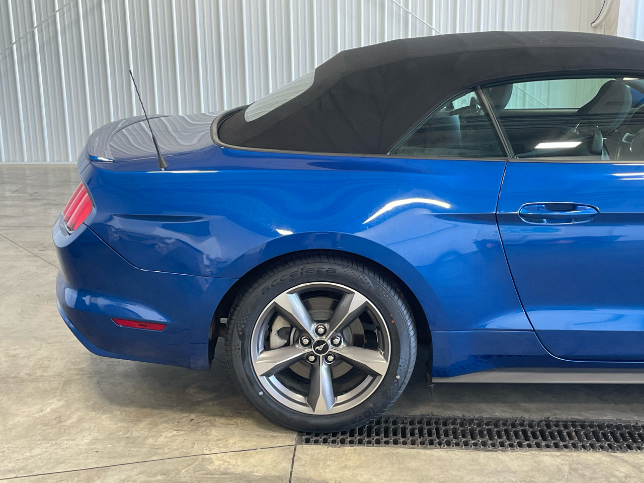Ford Mustang V6 Convertible 2017 Ford Mustang V6 Convertible 2017