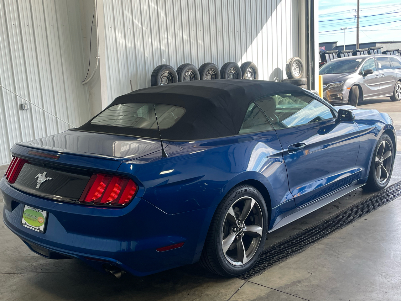 Ford Mustang V6 Convertible 2017 Ford Mustang V6 Convertible 2017