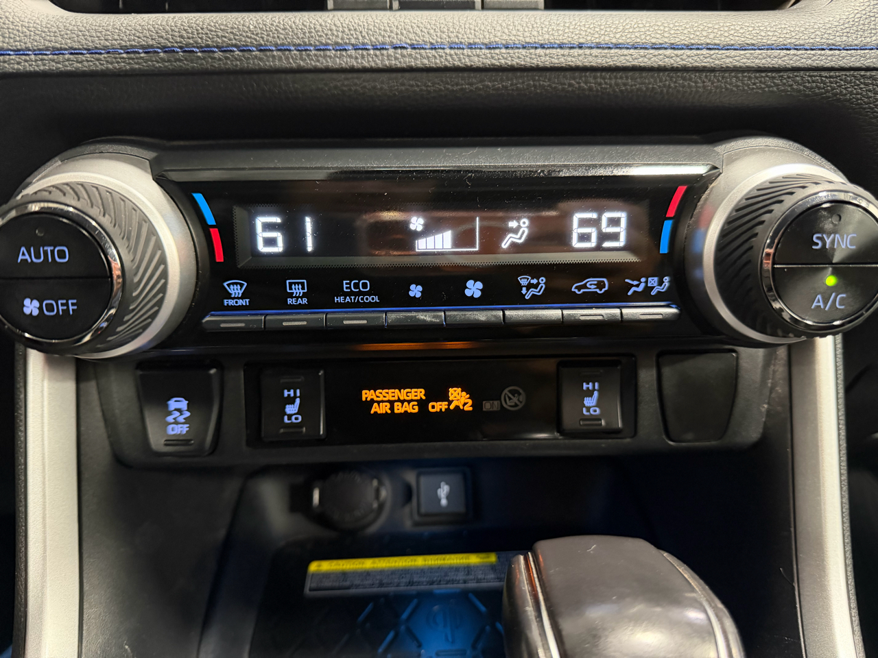 Toyota RAV4 Hybrid XSE AWD (Natl) 2020 Toyota RAV4 Hybrid XSE AWD (Natl) 2020