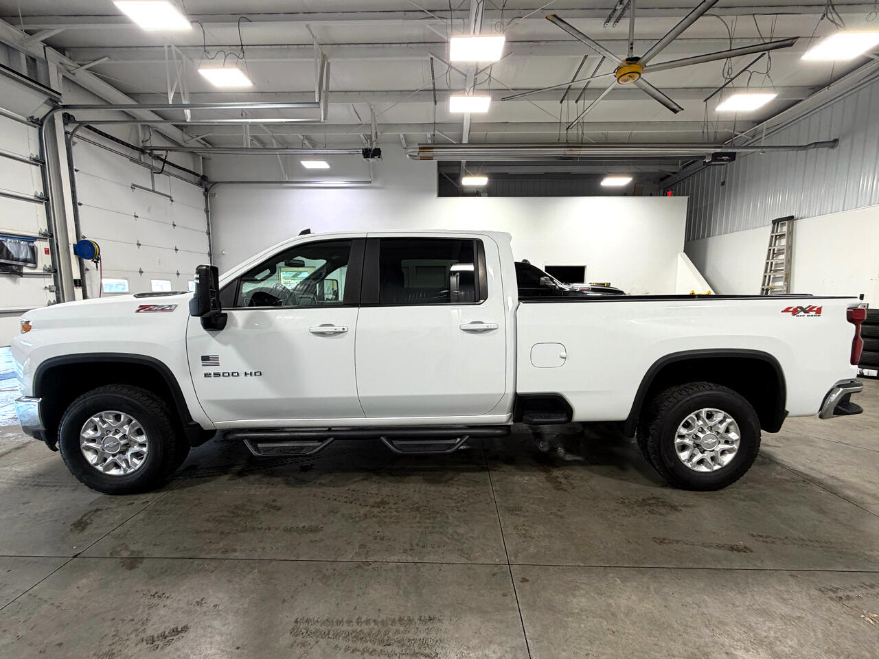 Chevrolet Silverado 2500HD 4WD Crew Cab 172" LT 2020
