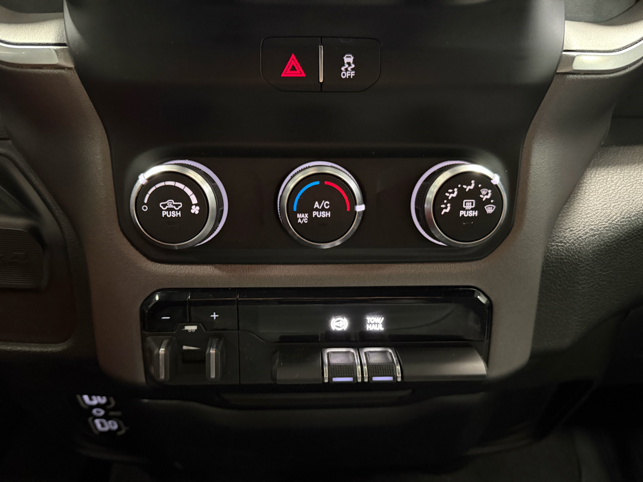 RAM 2500 Big Horn 4x4 Crew Cab 8' Box 2021