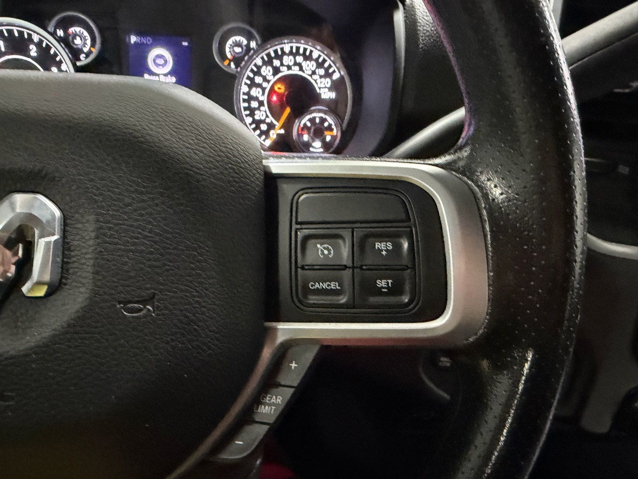 RAM 2500 Big Horn 4x4 Crew Cab 8' Box 2021