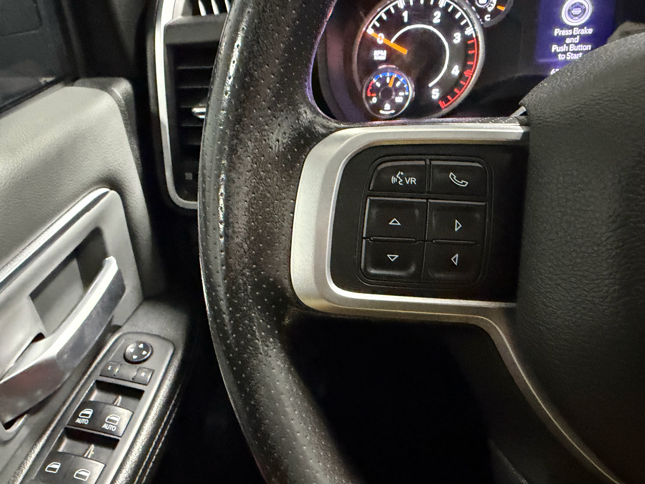 RAM 2500 Big Horn 4x4 Crew Cab 8' Box 2021