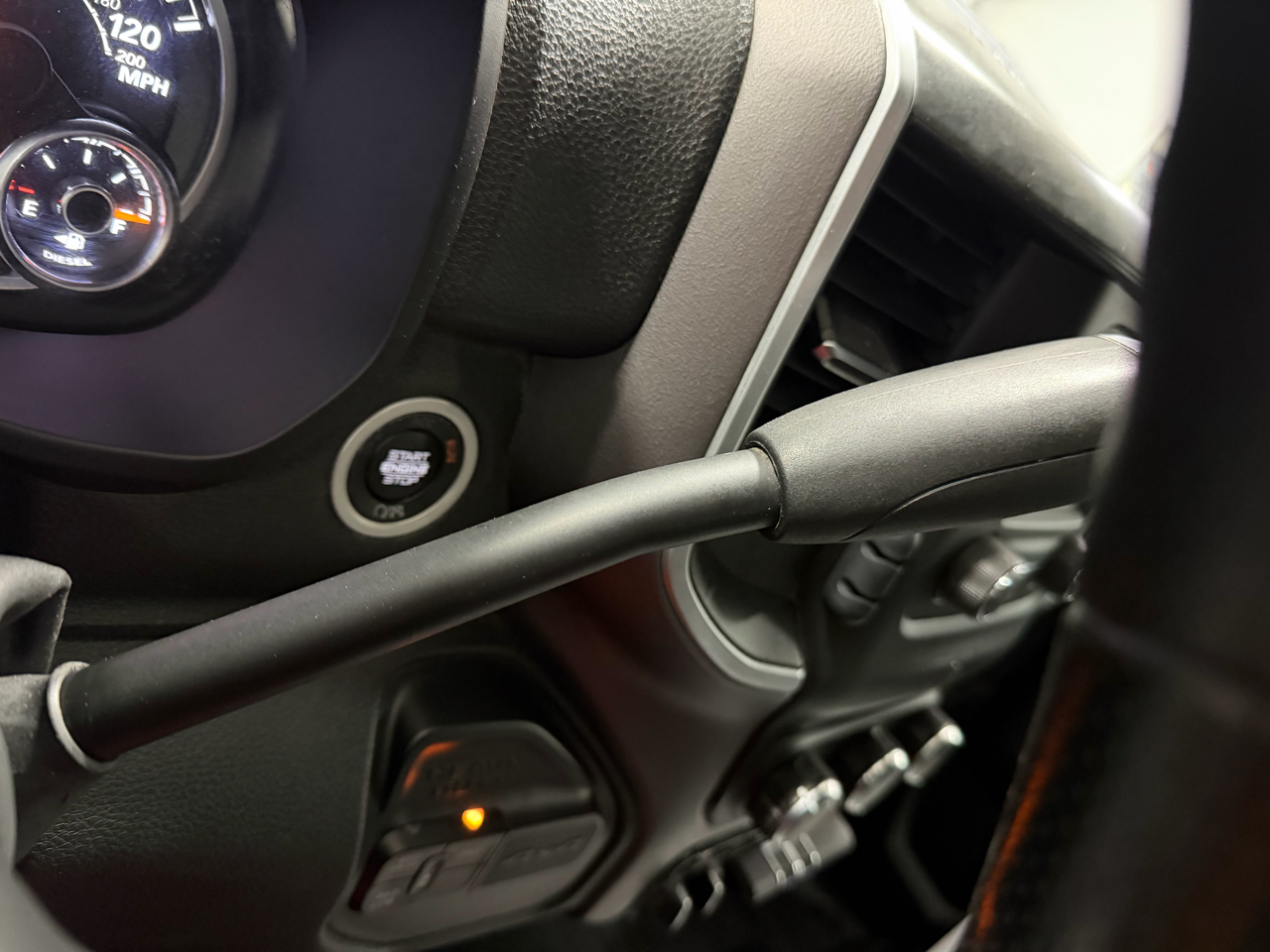 RAM 2500 Big Horn 4x4 Crew Cab 8' Box 2021