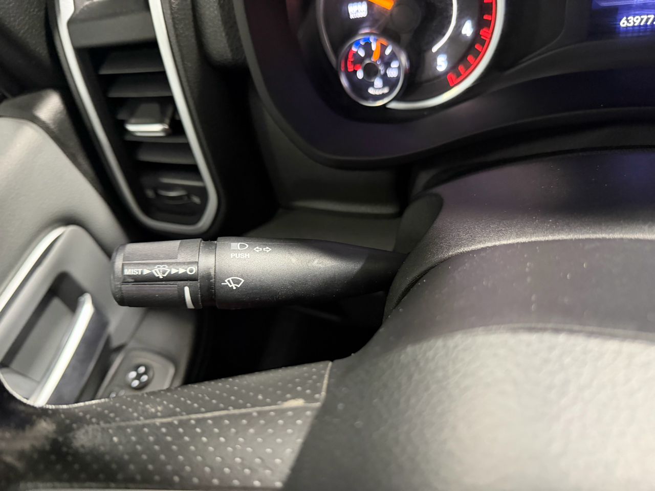 RAM 2500 Big Horn 4x4 Crew Cab 8' Box 2021