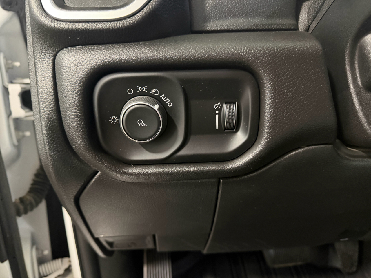 RAM 2500 Big Horn 4x4 Crew Cab 8' Box 2021