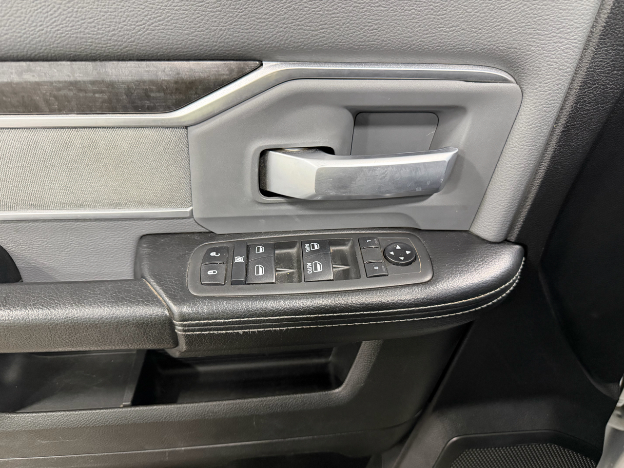 RAM 2500 Big Horn 4x4 Crew Cab 8' Box 2021