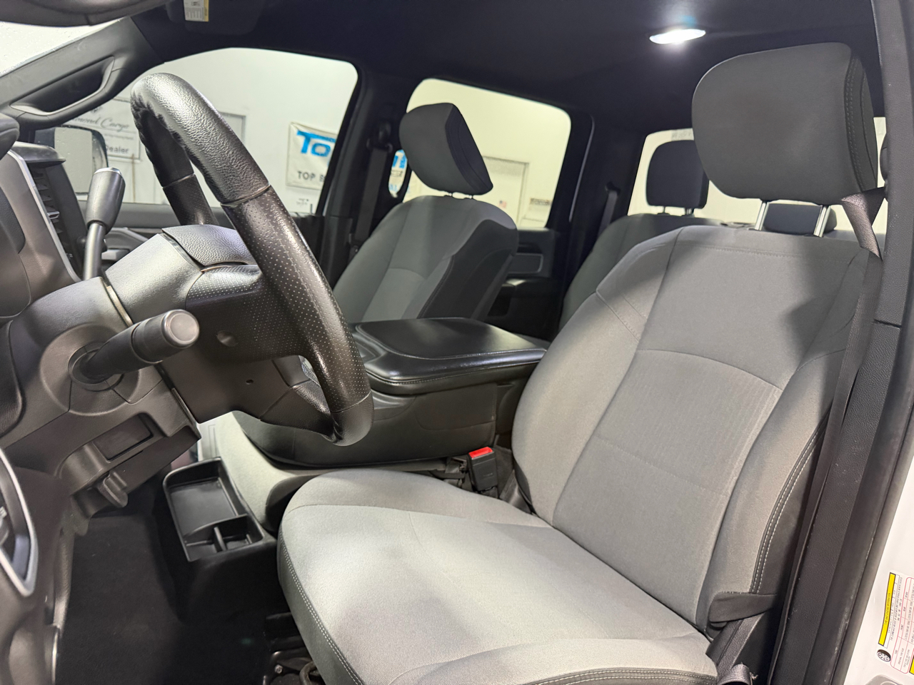 RAM 2500 Big Horn 4x4 Crew Cab 8' Box 2021