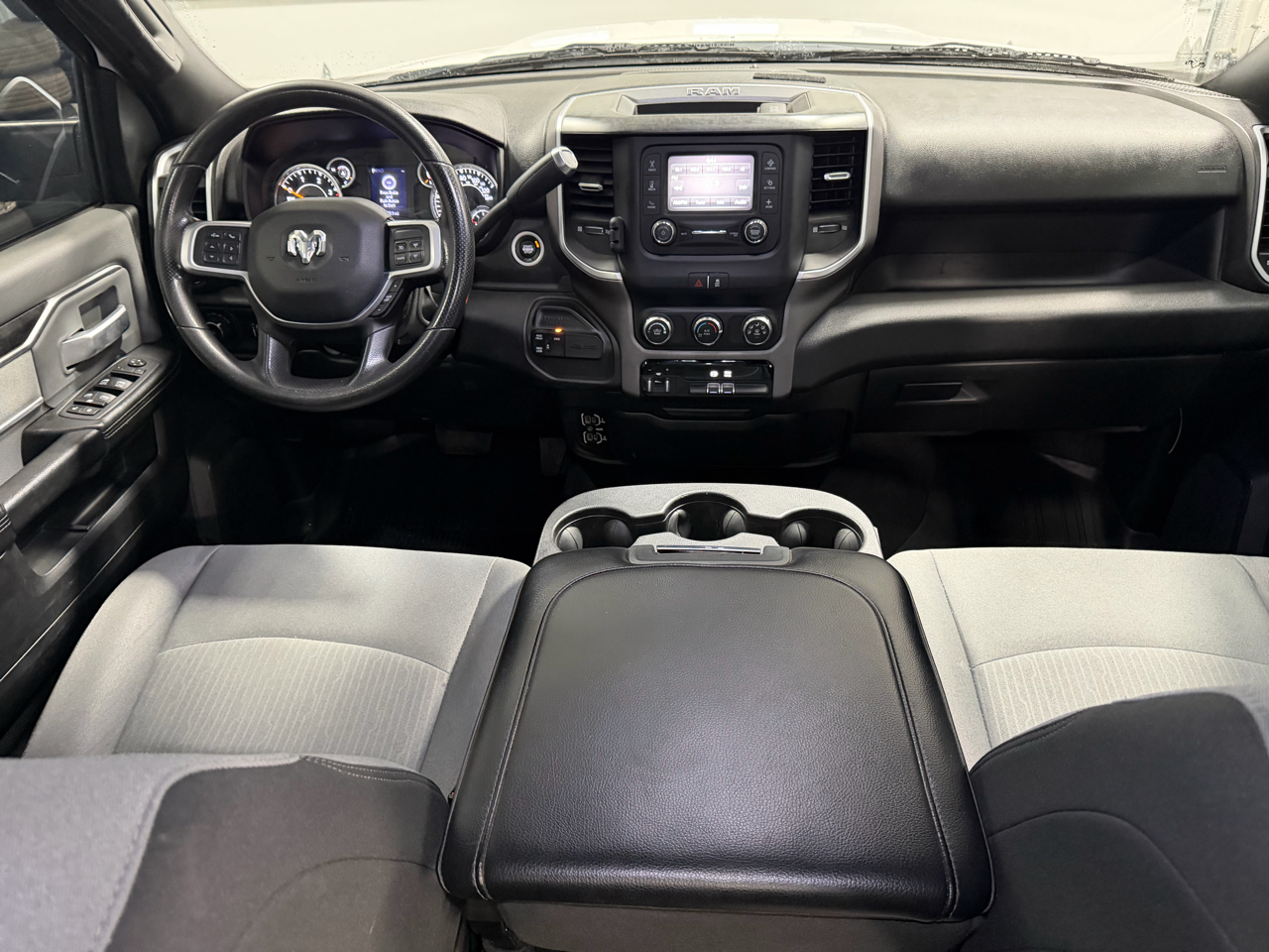 RAM 2500 Big Horn 4x4 Crew Cab 8' Box 2021