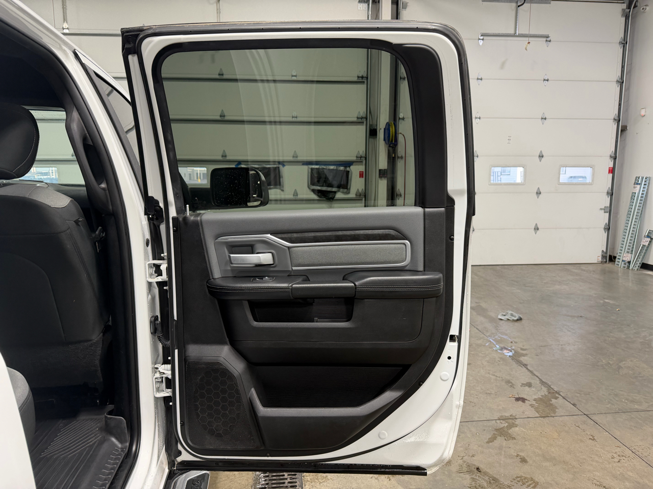 RAM 2500 Big Horn 4x4 Crew Cab 8' Box 2021