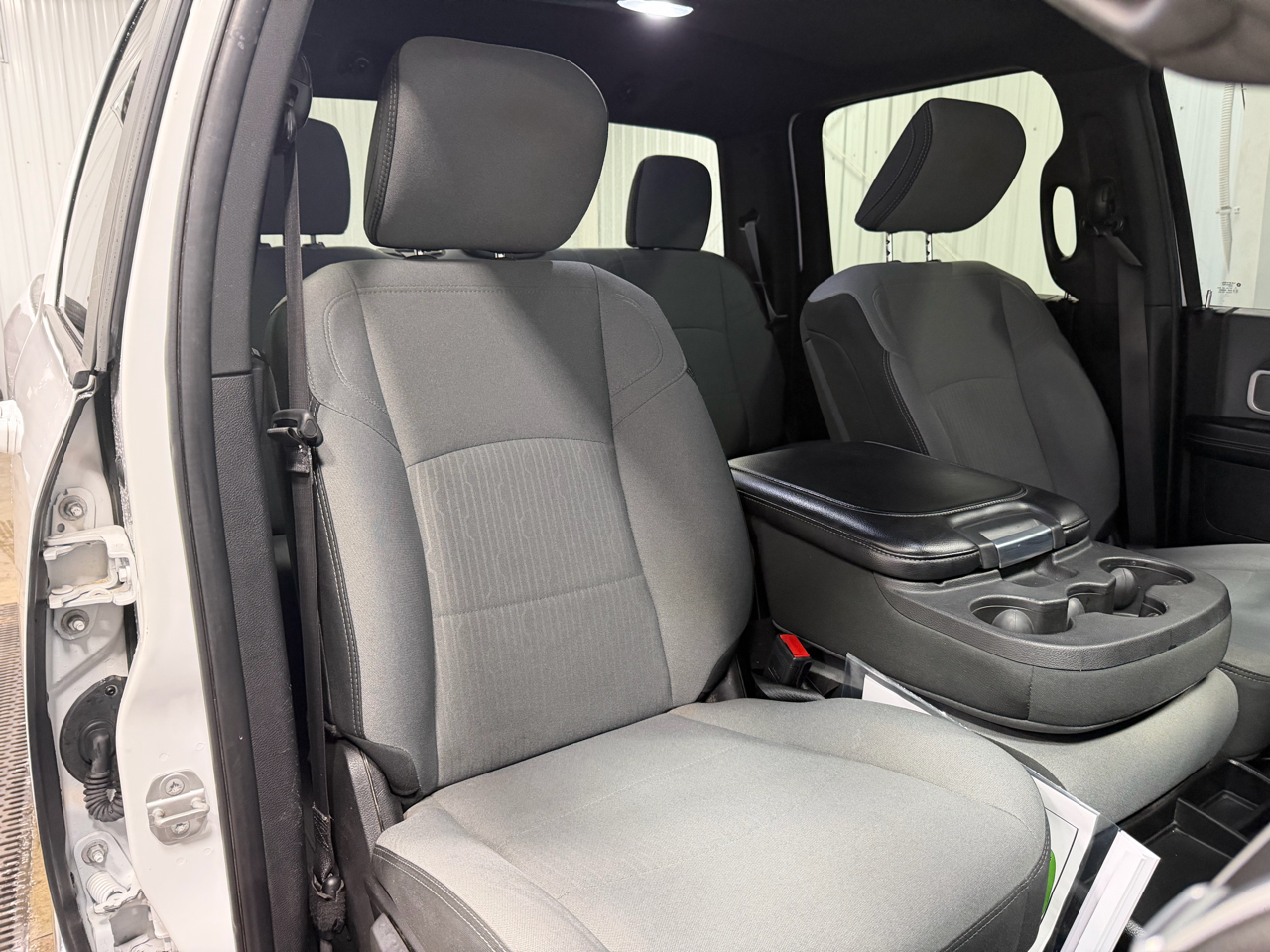 RAM 2500 Big Horn 4x4 Crew Cab 8' Box 2021