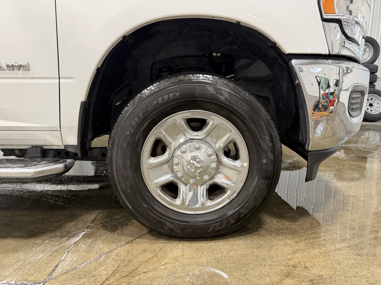 RAM 2500 Big Horn 4x4 Crew Cab 8' Box 2021