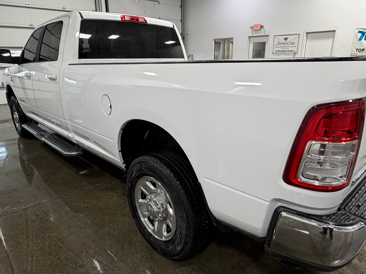 RAM 2500 Big Horn 4x4 Crew Cab 8' Box 2021