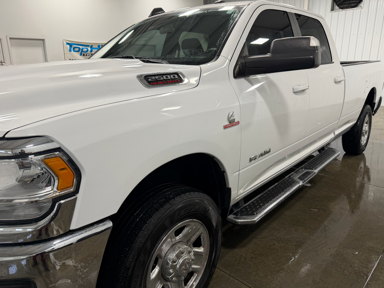 RAM 2500 Big Horn 4x4 Crew Cab 8' Box 2021