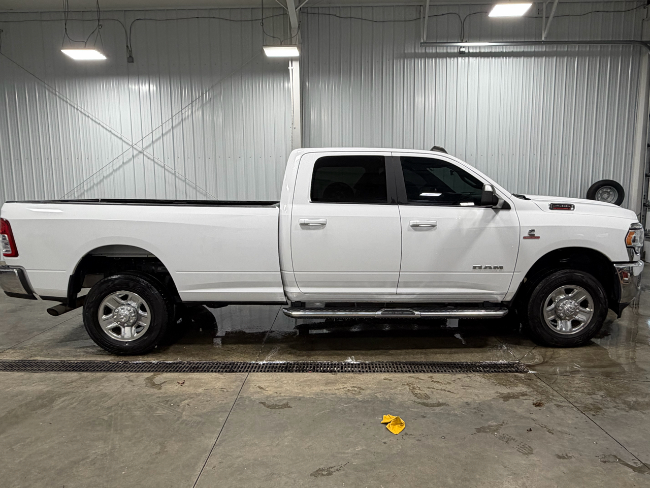 RAM 2500 Big Horn 4x4 Crew Cab 8' Box 2021