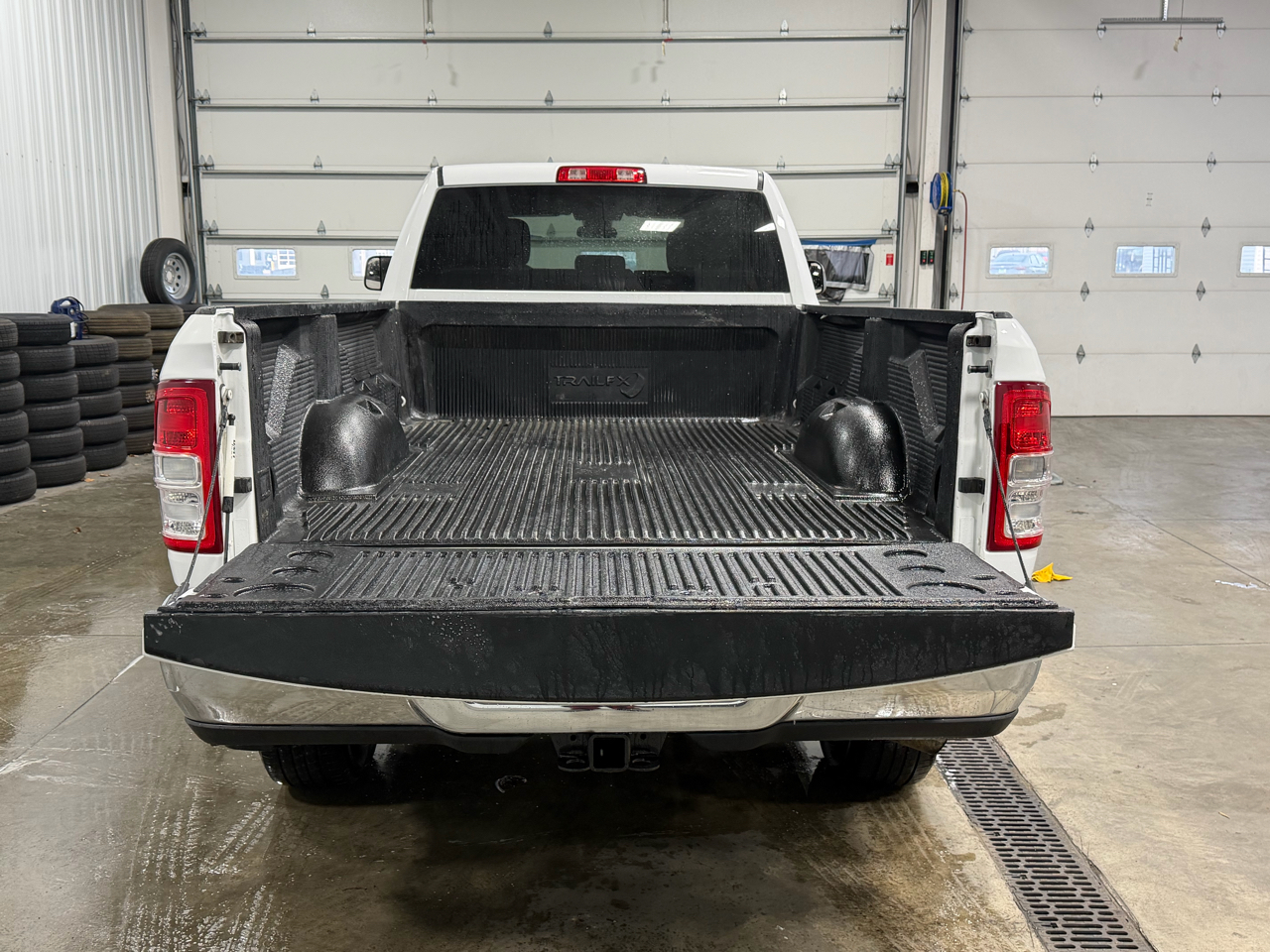 RAM 2500 Big Horn 4x4 Crew Cab 8' Box 2021