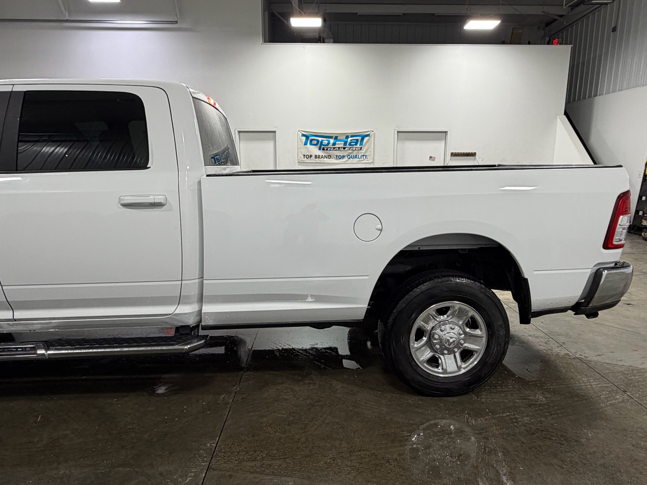 RAM 2500 Big Horn 4x4 Crew Cab 8' Box 2021