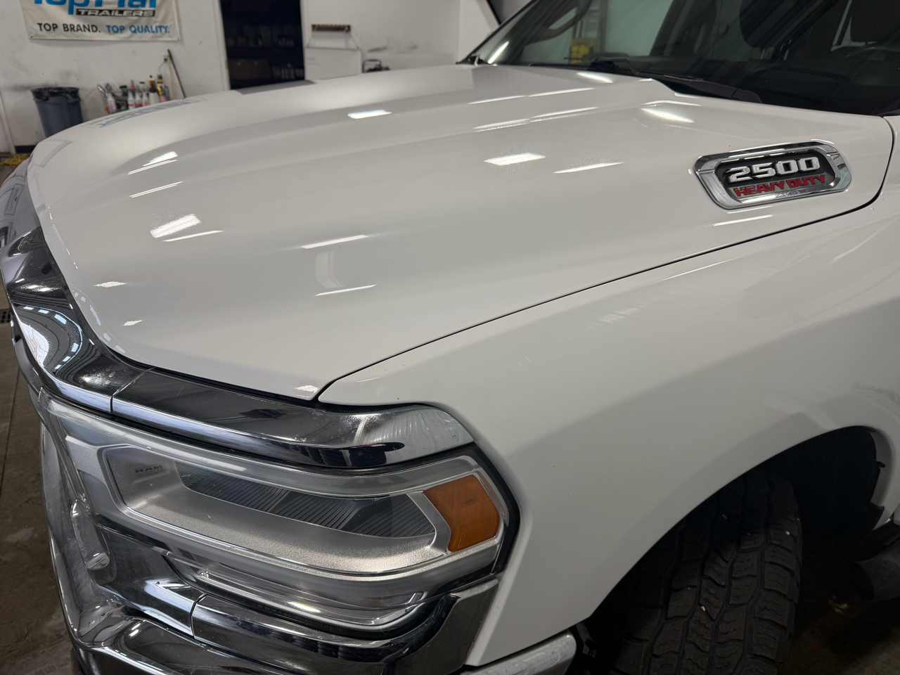 RAM 2500 Tradesman 4x4 Crew Cab 8' Box 2019