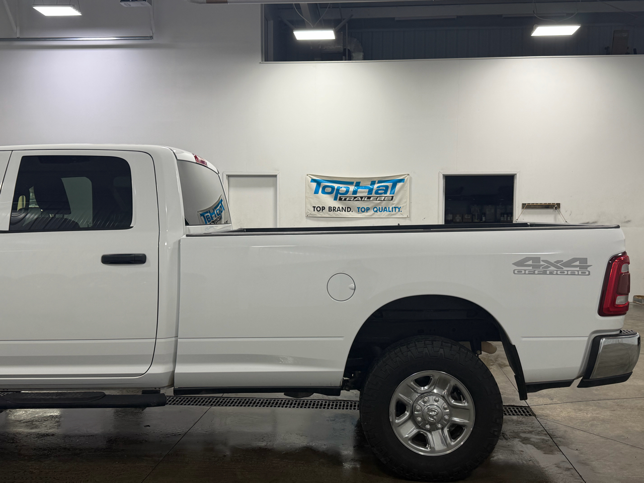 RAM 2500 Tradesman 4x4 Crew Cab 8' Box 2019