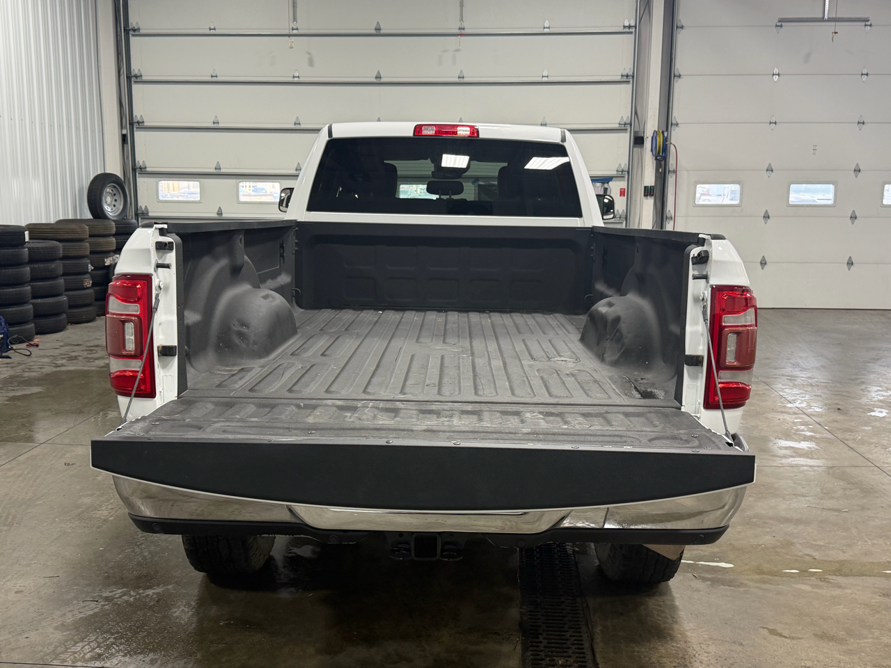 RAM 2500 Tradesman 4x4 Crew Cab 8' Box 2019