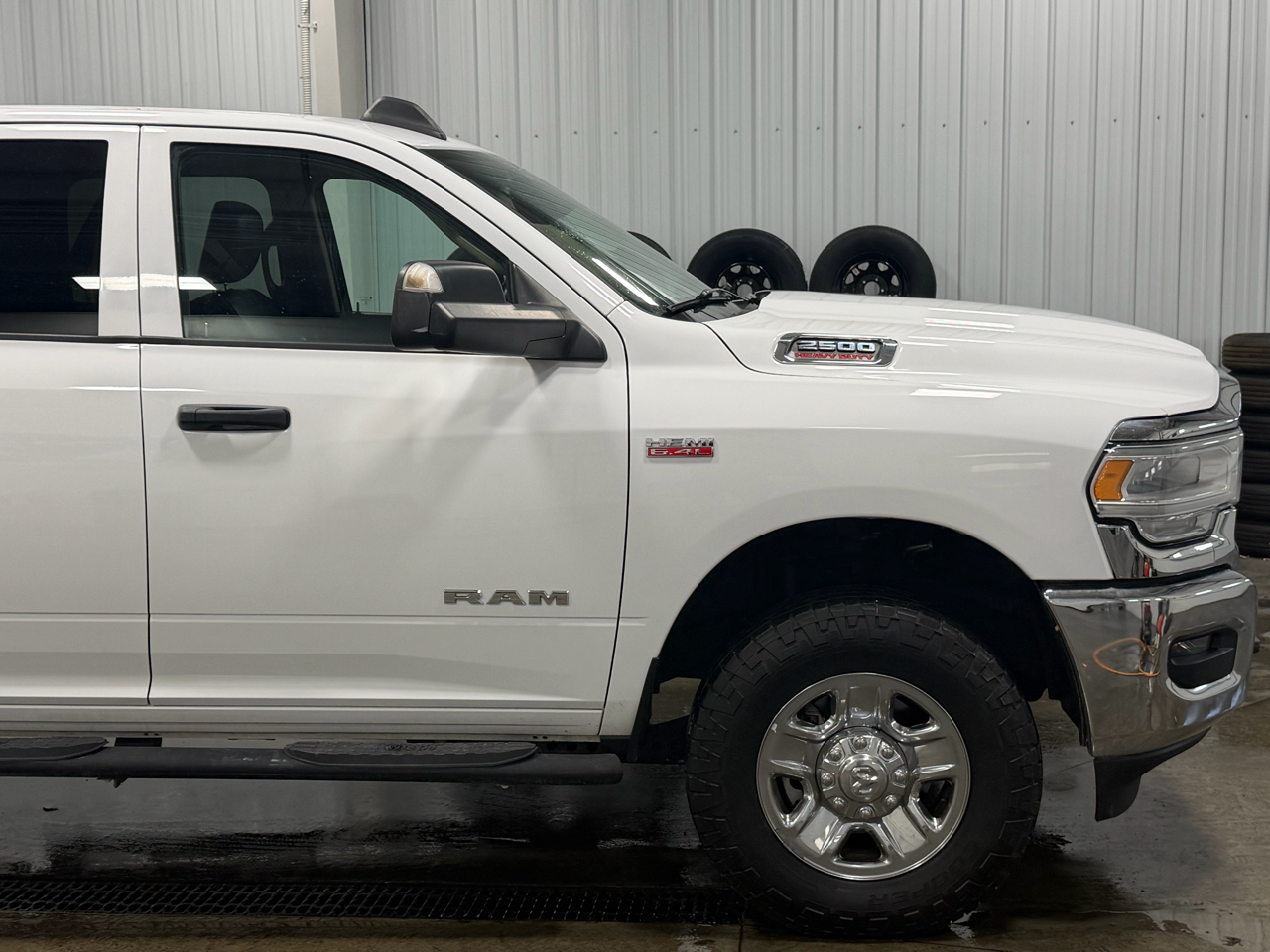 RAM 2500 Tradesman 4x4 Crew Cab 8' Box 2019