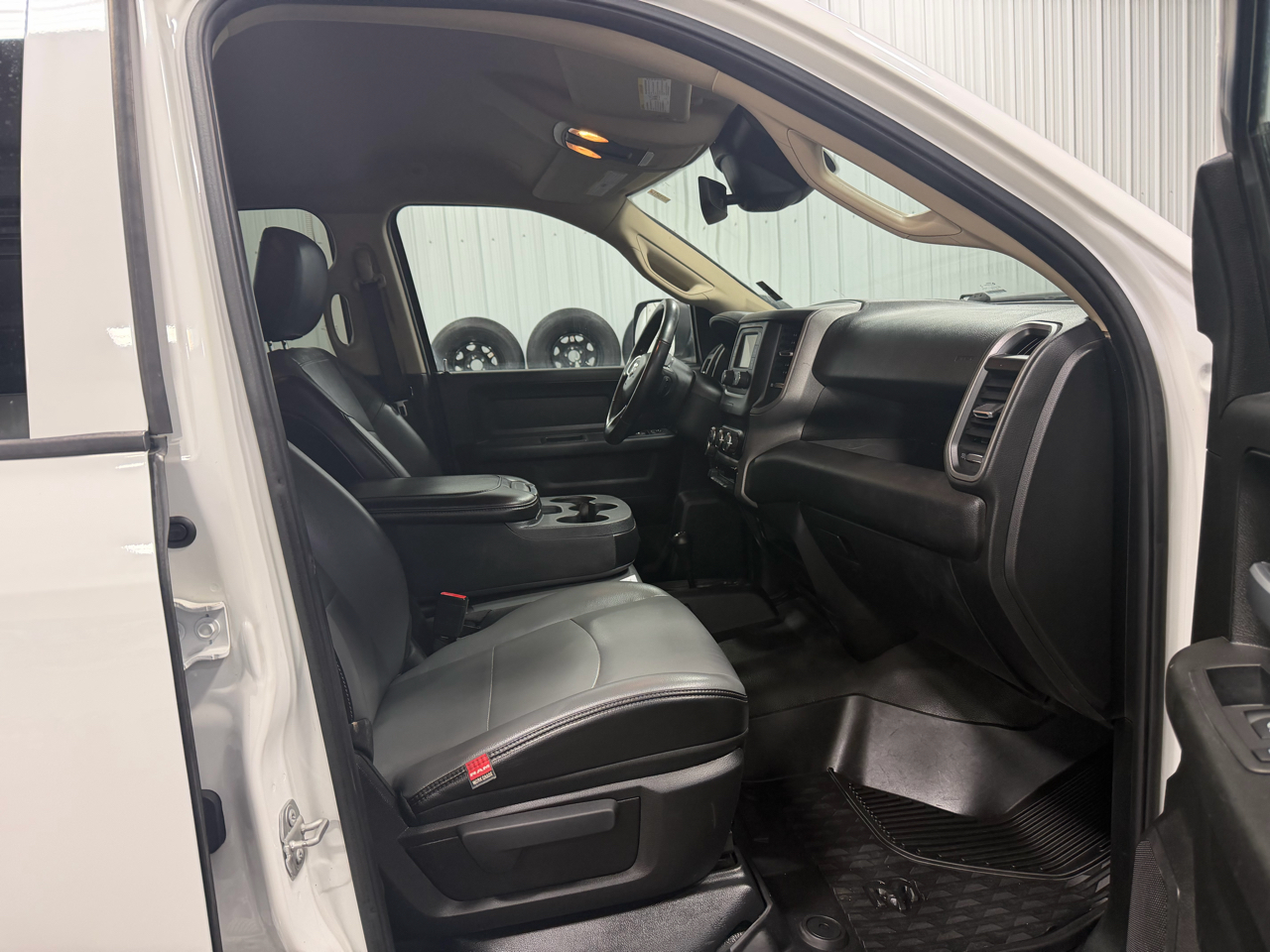 RAM 2500 Tradesman 4x4 Crew Cab 8' Box 2019