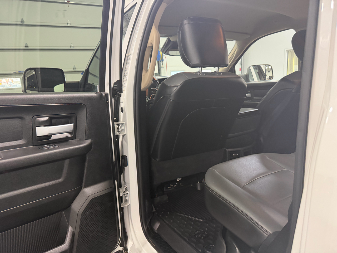 RAM 2500 Tradesman 4x4 Crew Cab 8' Box 2019
