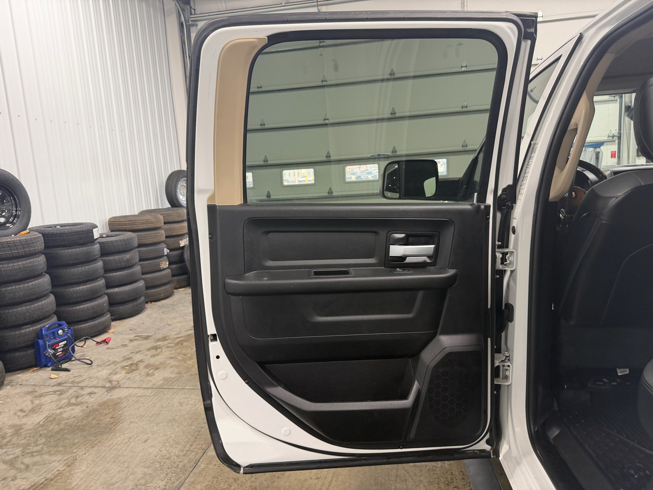 RAM 2500 Tradesman 4x4 Crew Cab 8' Box 2019