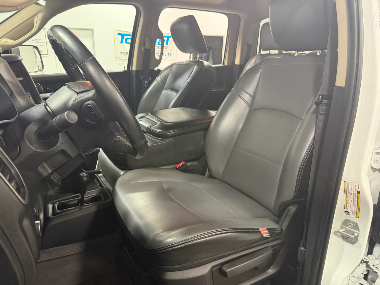 RAM 2500 Tradesman 4x4 Crew Cab 8' Box 2019