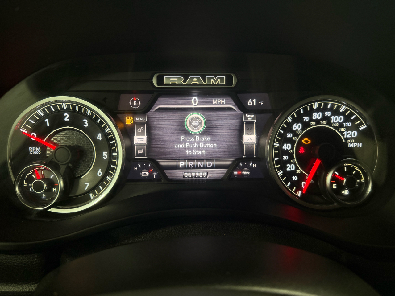 RAM 2500 Tradesman 4x4 Crew Cab 8' Box 2019