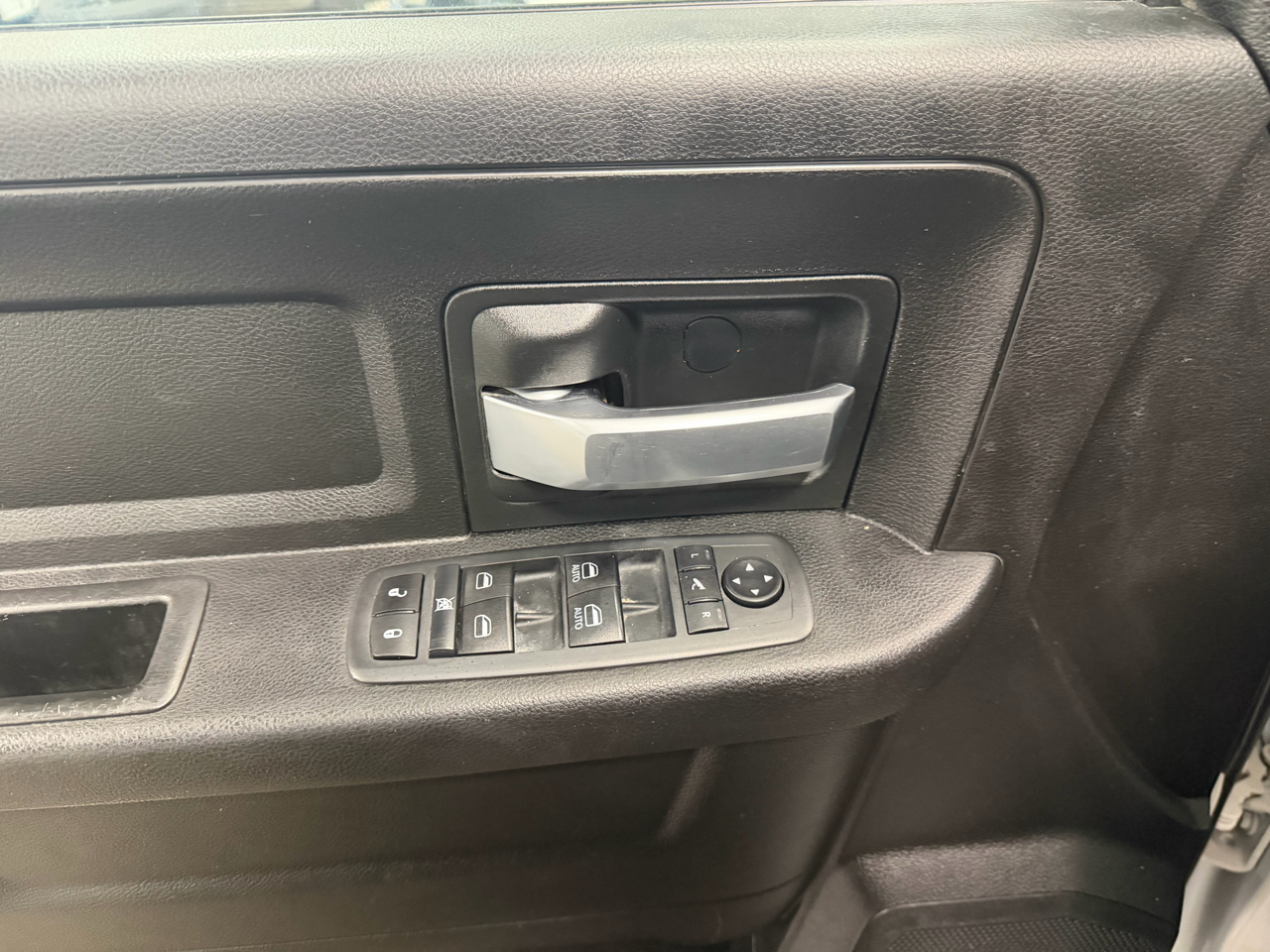 RAM 2500 Tradesman 4x4 Crew Cab 8' Box 2019